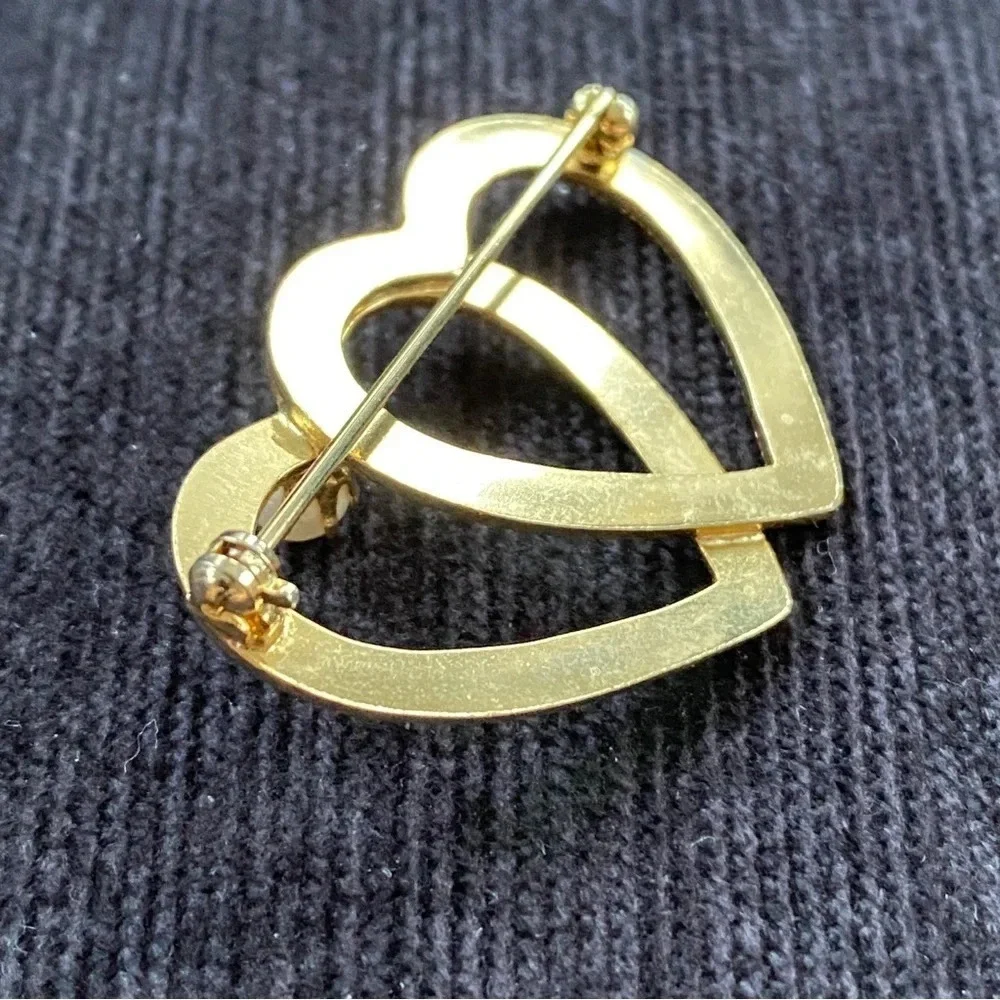 Sweetheart Lovers Etched Gold Tone Heart Brooch Pin